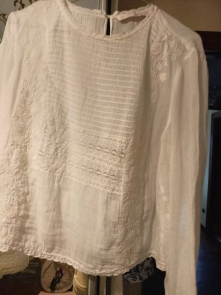 Blusa Blanca con Detalles de Encaje