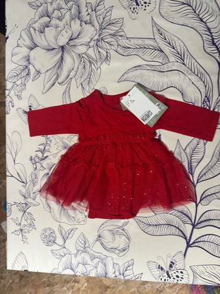 Body de bebé H&M rojo con tutú TALLA 50, 0-1 MES