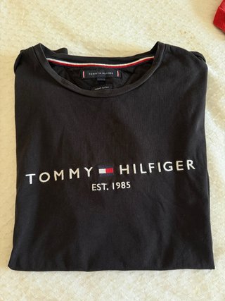 Camiseta Tommy Hilfiger Negra Est. 1985