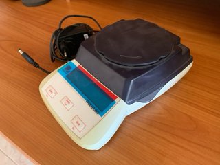 Balanza de precisión Traveler hasta 5kg