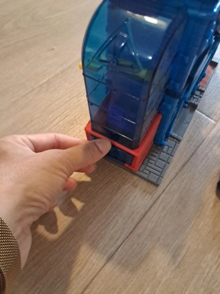 Superzings Comisaría Policía