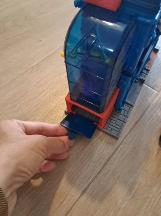 Superzings Comisaría Policía