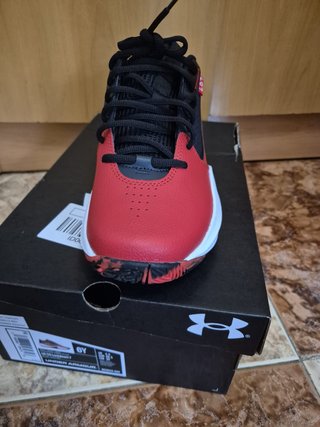 Zapatillas Baloncesto Under Armour Rojas y Negras