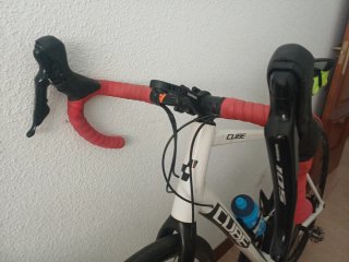 Bicicleta de Carretera Cube