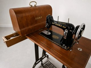 Máquina de coser antigua Sigma