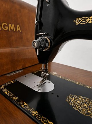 Máquina de coser antigua Sigma