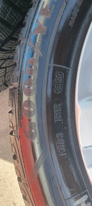 4 Llantas Aluminio Volkswagen con Neumáticos