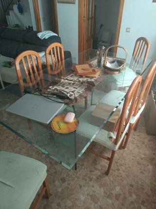 Mesa de Comedor con Sobre de Cristal