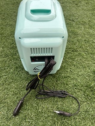 Mininevera Cecotec Portátil 4L