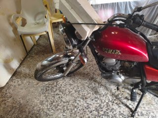 Moto Yamaha Roja