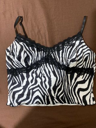 Top Estampado Animal Print con Encaje