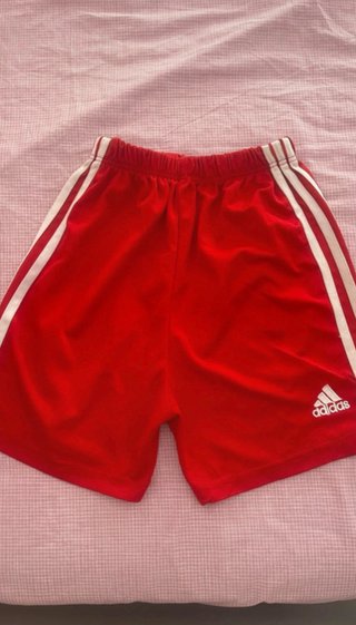 Pantalón corto deportivo Adidas rojo
