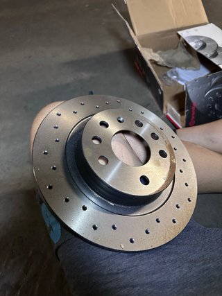 Discos y pastillas traseros Saab 93 brembo