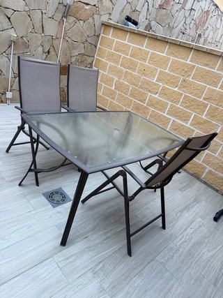 Conjunto de Mesa y 3 Sillas Regulables
