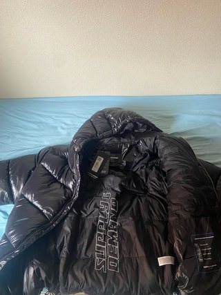 Chaqueta Supply & Demand Negra