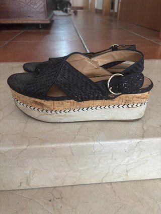 Sandalias negras de plataforma