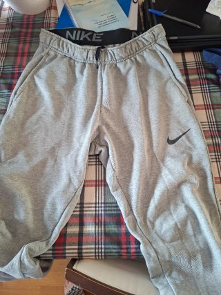 Pantalones Nike grises