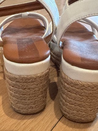 Sandalias de cuña POPA blancas 37