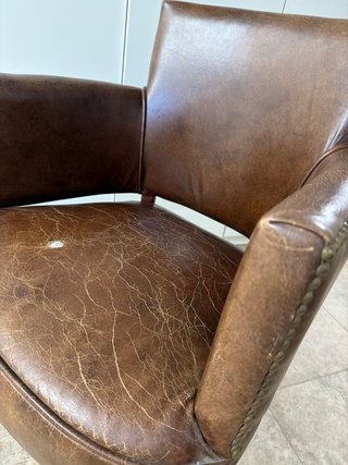 Butaca de Cuero y Madera Maciza