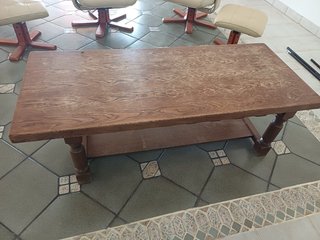 Mesa de centro de madera de pino