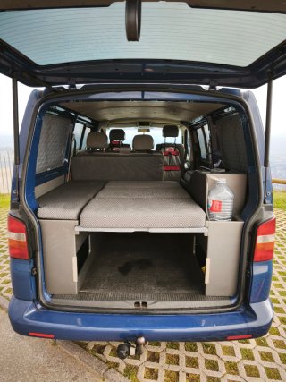 Volkswagen Transporter T5 2004