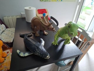 Juguetes Dinosaurios y Ballena 40cm