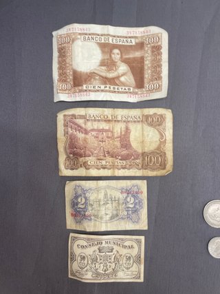 Lote pesetas, billetes, monedas del mundo y libro