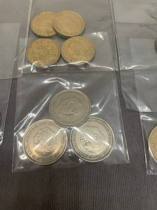 Lote pesetas, billetes, monedas del mundo y libro