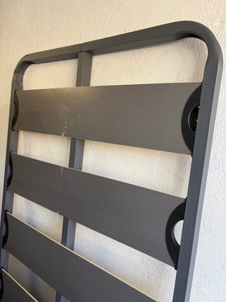 Cama individual 90 cm con somier, no incluye colch