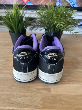 Nike Air Force 1 Negras y Moradas