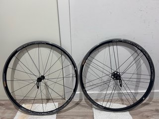 Ruedas Campagnolo Zonda C17