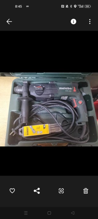 Taladro de impacto Metabo con brocas DeWalt