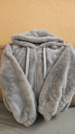 Chaqueta de pelo gris Bershka XS