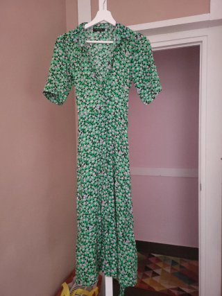 Vestido floral verde y rosa
