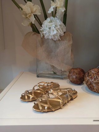 Sandalias Manolo Blahnik Doradas