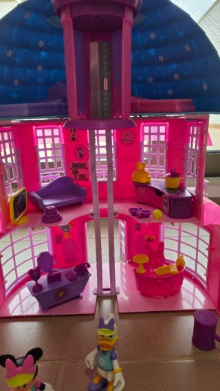 Casa de Minnie Mouse con luces y sonidos