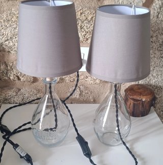 Lámpara de cristal y tela gris