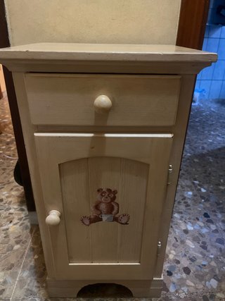 Mesita de Noche Infantil de Madera