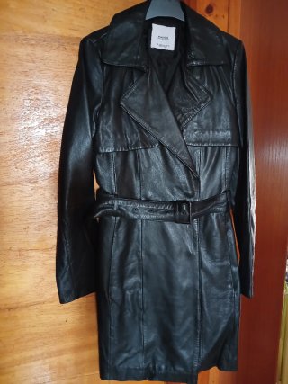 Elegante trench Mango Piel Negro