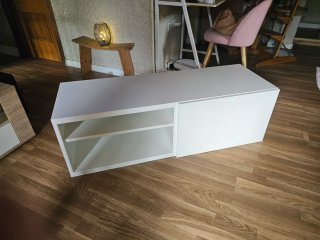 Mueble blanco de madera