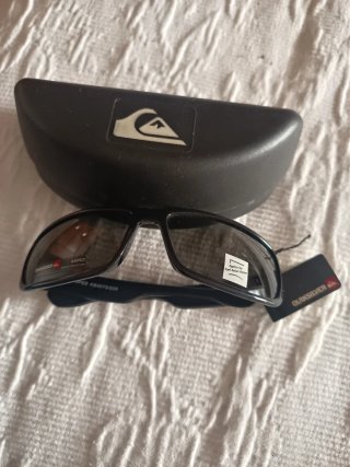 Gafas de sol para niño. Marca Quiksilver negras
