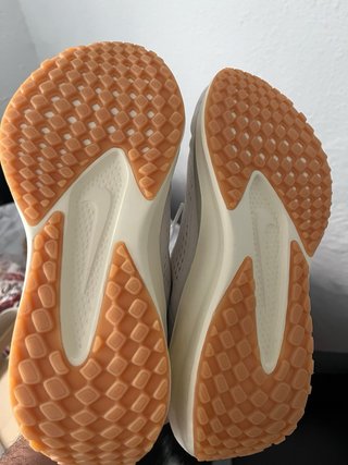 Zapatillas Nike Mujer Beige/Blanco Nuevas