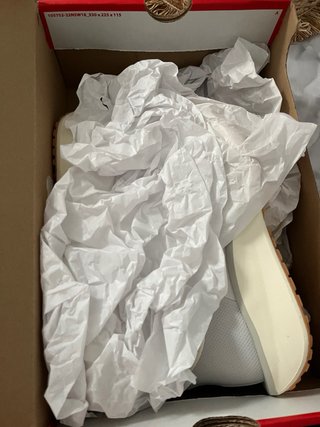 Zapatillas Nike Mujer Beige/Blanco Nuevas