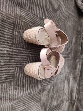 Sandalias cuña Corina oro/rosa