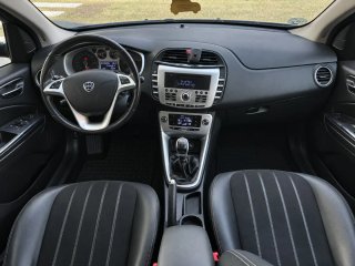 Lancia Delta 2013