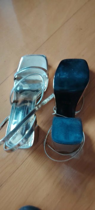 Zapatos de tacón dorados para fiesta y graduacion