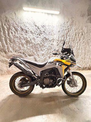 Voge 300 Rally Gris/Amarillo