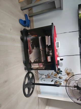 Mesa de TV negra
