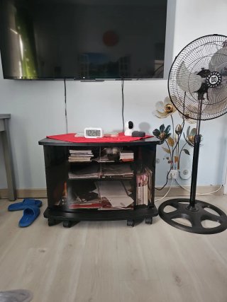 Mesa de TV negra