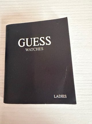 Reloj Guess Correa Piel Blanca y Acero